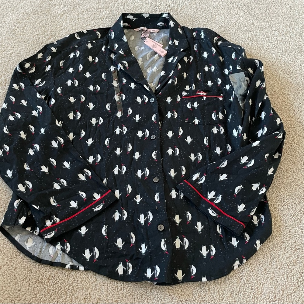 NWT Victoria’s Secret penguin holiday pajama top